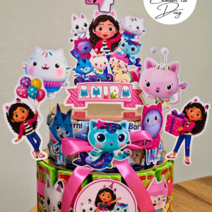 Tort din dulciuri ambalate personalizat Gabby's Dollhouse – 15 porții (Tedi & Barni)