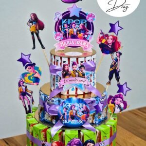 Tort din dulciuri ambalate personalizat K-pop Demon Hunters Huntrix – 20 porții (Tedi, Barni & Kinder Maxi)