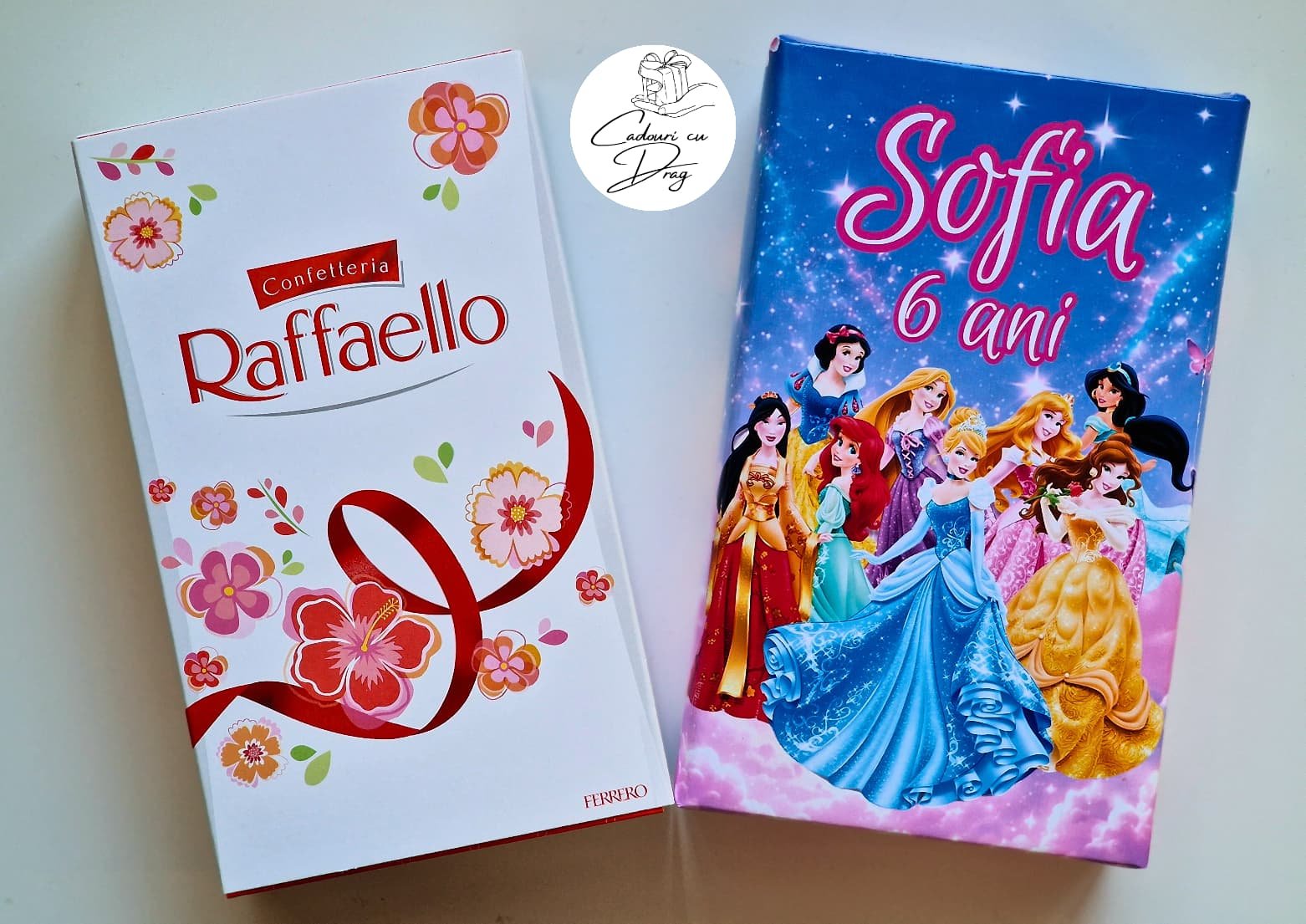 Cutie cu bomboane pentru cadru didactic - Raffaello 80g (Disney Princess)