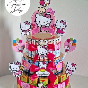 Tort din dulciuri ambalate personalizat Hello Kitty – 27 porții (Tedi, Barni & Kinder Maxi)